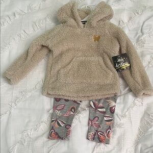 Cozy Beige Hoodie with Butterfly Patterned Leggings